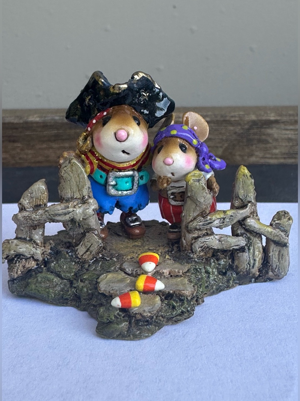 Wee Forest Folk Candy Corn Trail M-398 Halloween Retired Sculpture